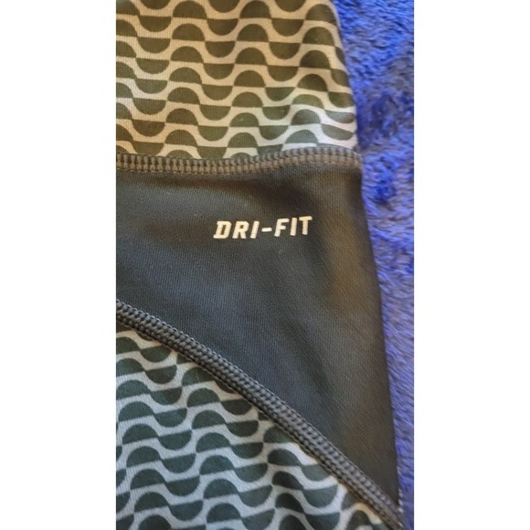 Nike Dri-Fit Gray Womens Sm Stretch Capri Athletic Running Leggings Workout - Picture 4 of 8